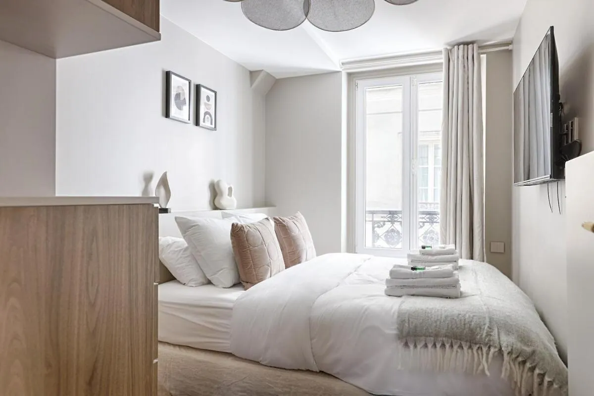 Mykeypers - Magnificent Luxury Flat 2Br-6P - Champ-Elysees Paříž 0*,  Francie